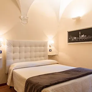 https://bb-quattro-cantoni.it-tuscanyhotel.com
