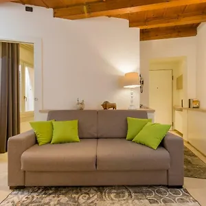 https://vecchia-verona.hotelinveneto.com